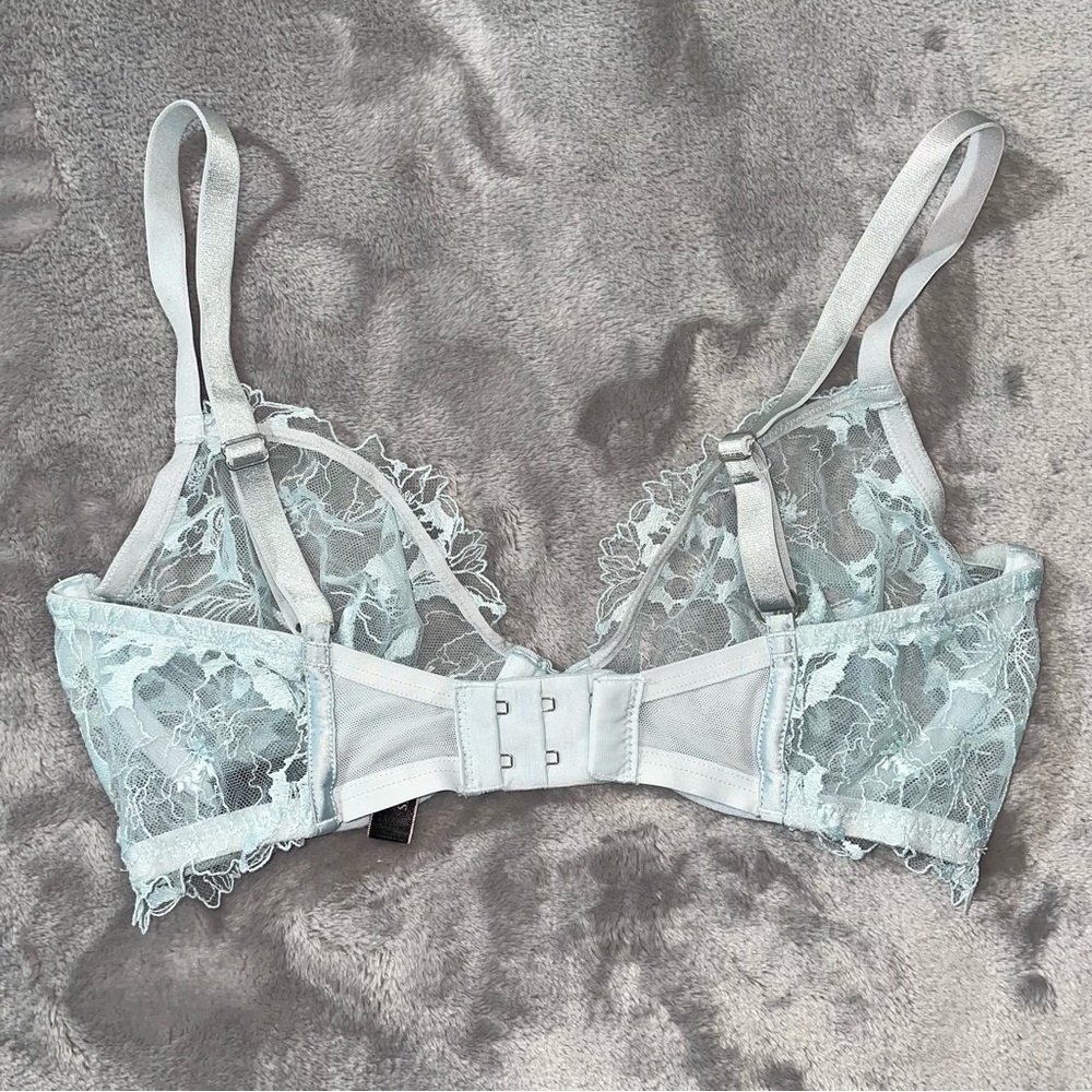 Victoria's Secret Lace Low Cut Demi Bra 32DD Underwire Plunge Light Blue - Picture 3 of 6